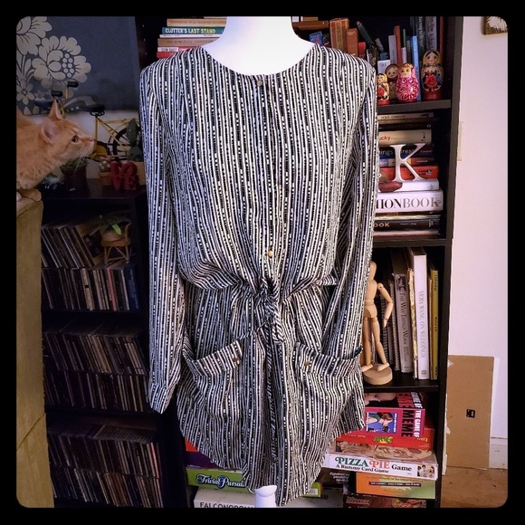 GAP Dresses & Skirts - GAP Drawstring LS Dress with Pockets!